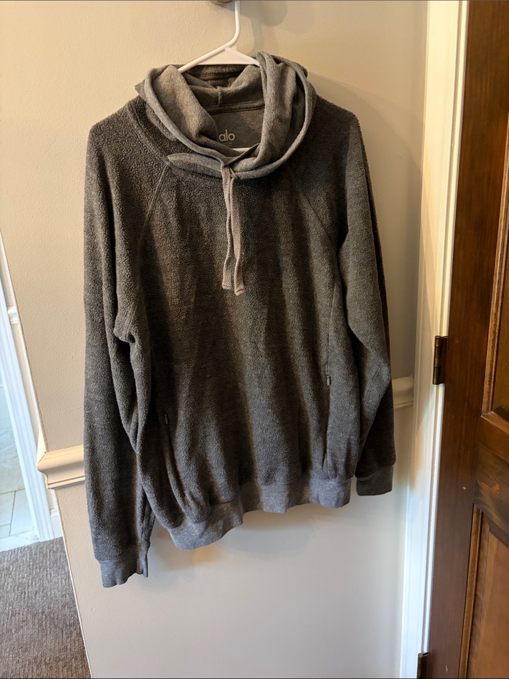 ALO Yoga Men's Dark Gray Hooded Crewneck Sweater